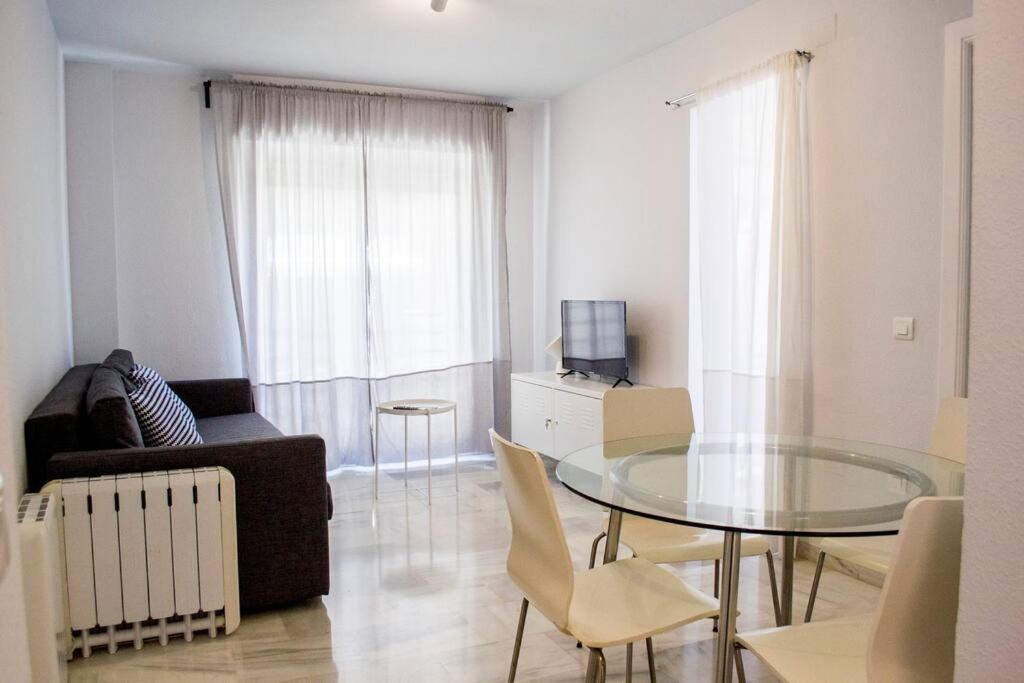 Apartment At The Beach มาลากา ภายนอก รูปภาพ